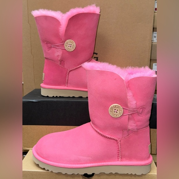 UGG Shoes - UGG BAILEY BUTTON ll